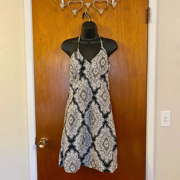 H&M Elegant Halter Neck Knee Length Dress Timeless Blue and White Baroque Print - Picture 7 of 16